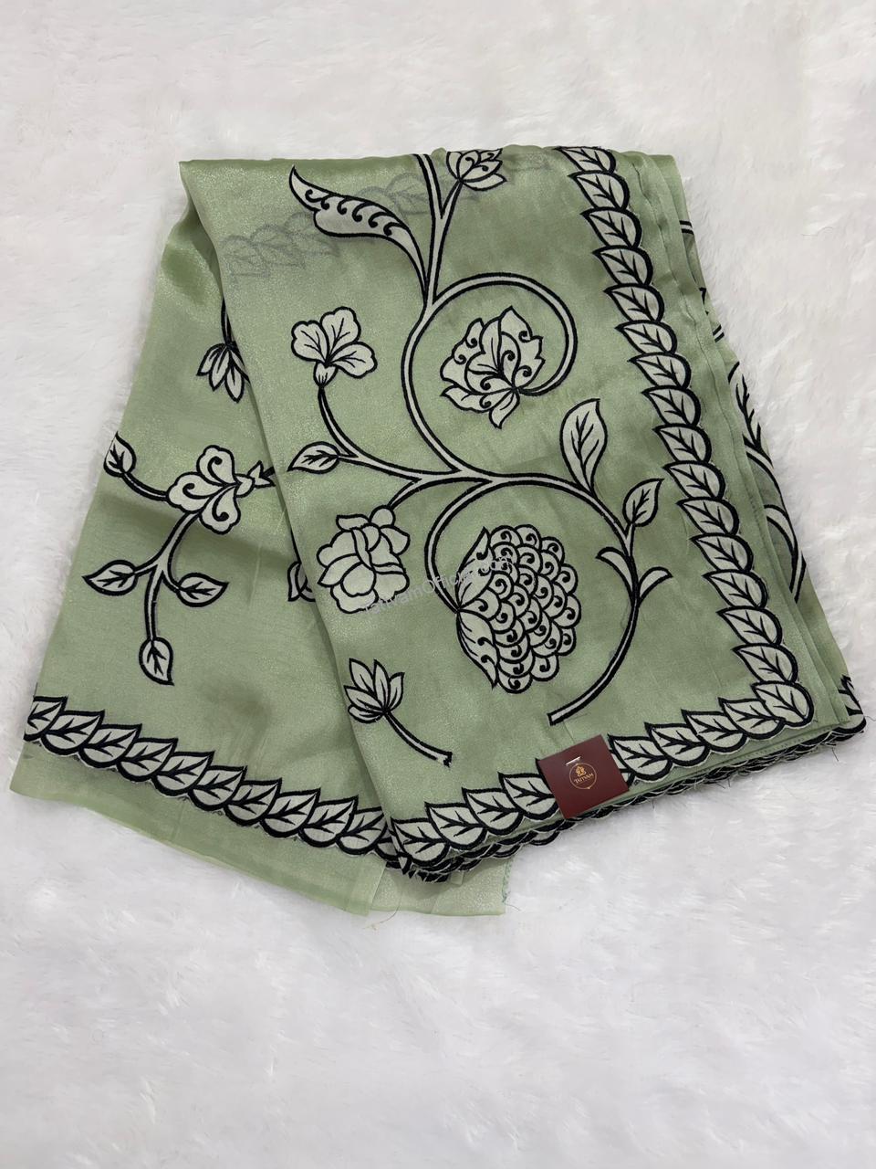 pure tissue with aplique work pure tissue with aplique work