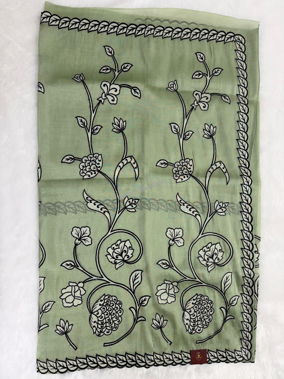 pure tissue with aplique work pure tissue with aplique work