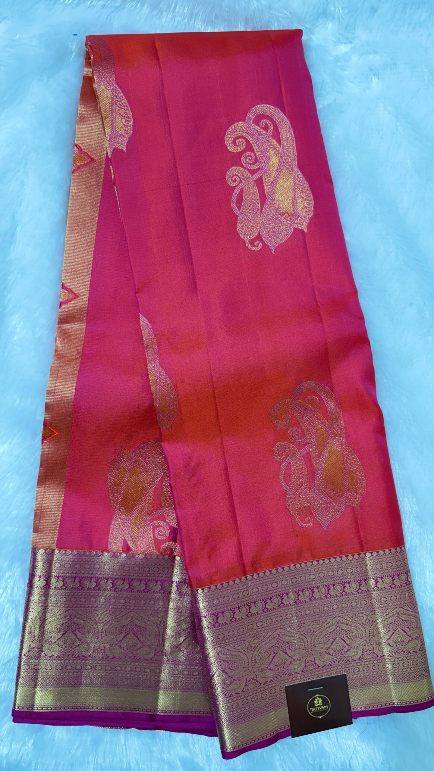 pure kanchipuram paisely butta design (rani pink)