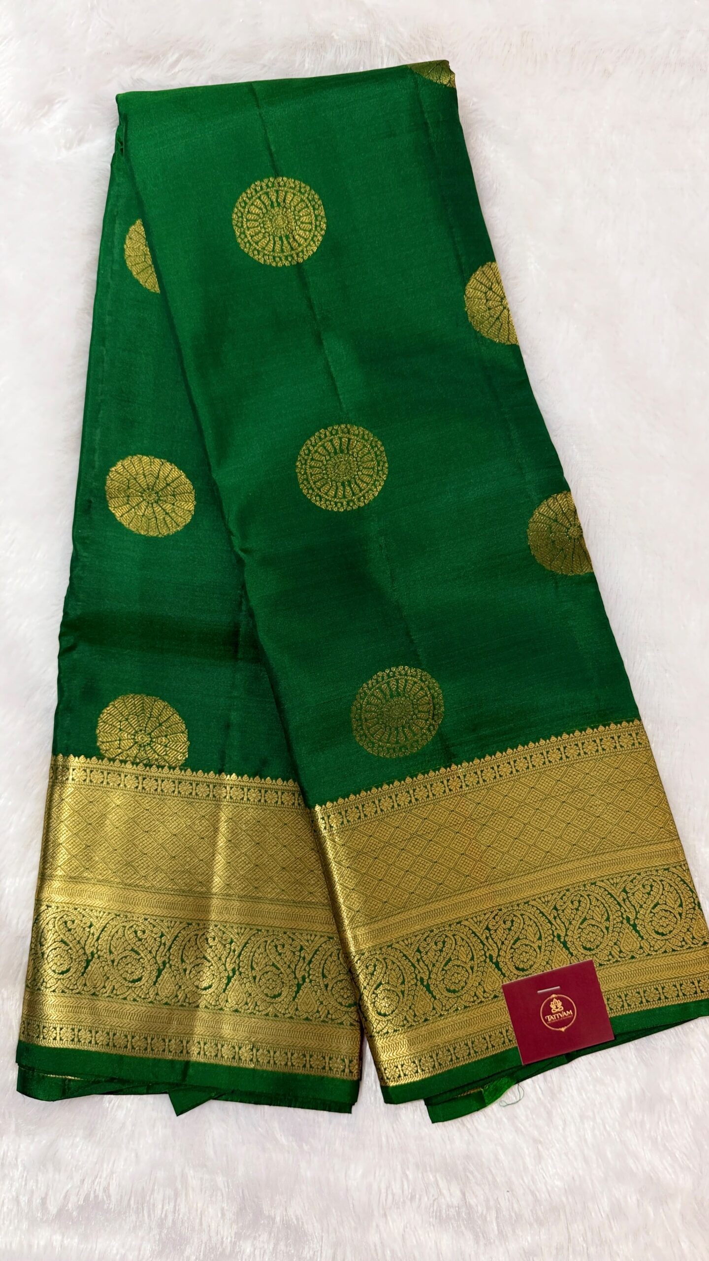 pure kanchipuram sun wheel motif design (green)